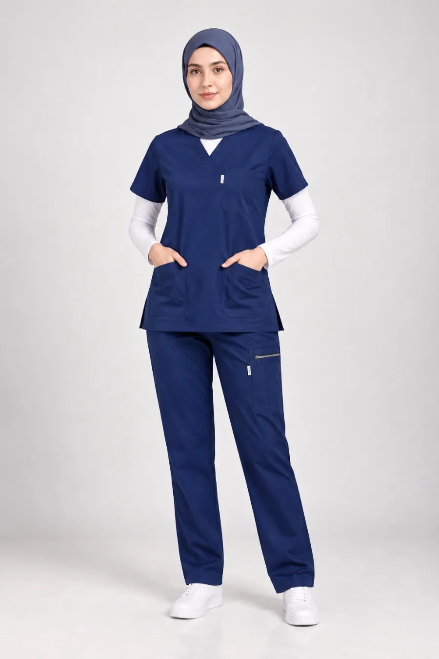 Pyjama médical col V stretch bleu marine CLINICHIC pour femme, vue de face